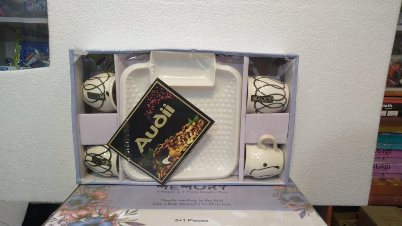 Printed  Bone China Cup Set with Tray