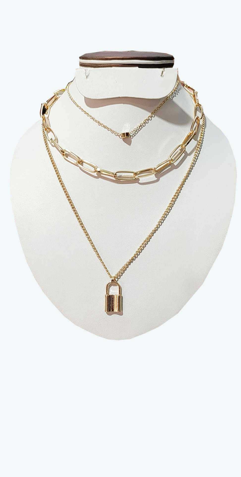 Beautiful artificial rose gold plated necklace