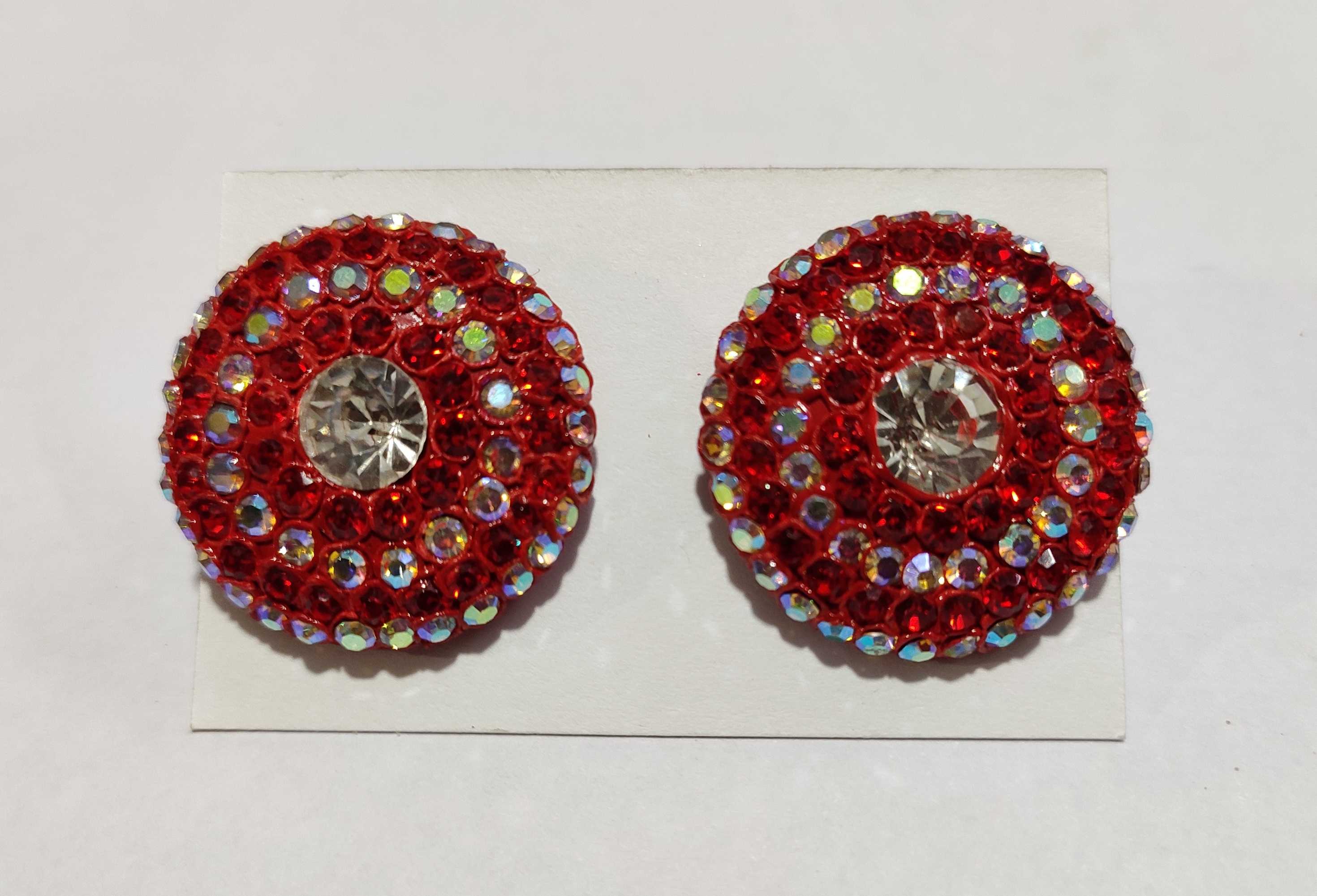 Beautiful earrings make to laack and glass