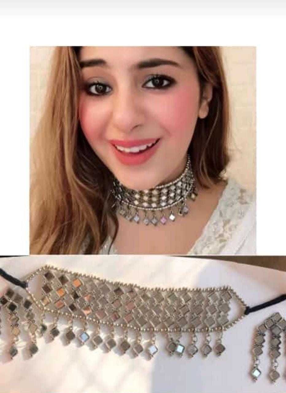 Beautiful fancy necklace with glass